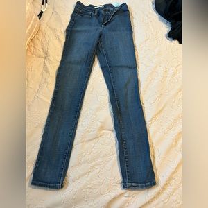 Levi’s : 721 High rise Skinny